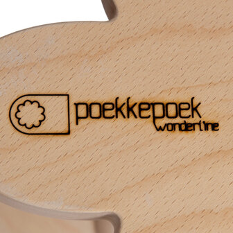 Houten accessoires voor je babykamer en kinderkamer. Leuk bloemen krukje hout, beuk puur natuur als slaapkamer decoratie. Met d