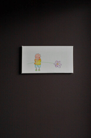 Jongen met een bloem in de hand. Kinderkamer decoratie voor een jongen. Goedkoop schilderijtjes van Rube & Rutje. Leuk schi