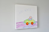 Kinderkamer auto thema, een schilderijtje van Rube & Rutje. De toffe jongen Rube in zijn knappe auto. Hippe babykamer decor
